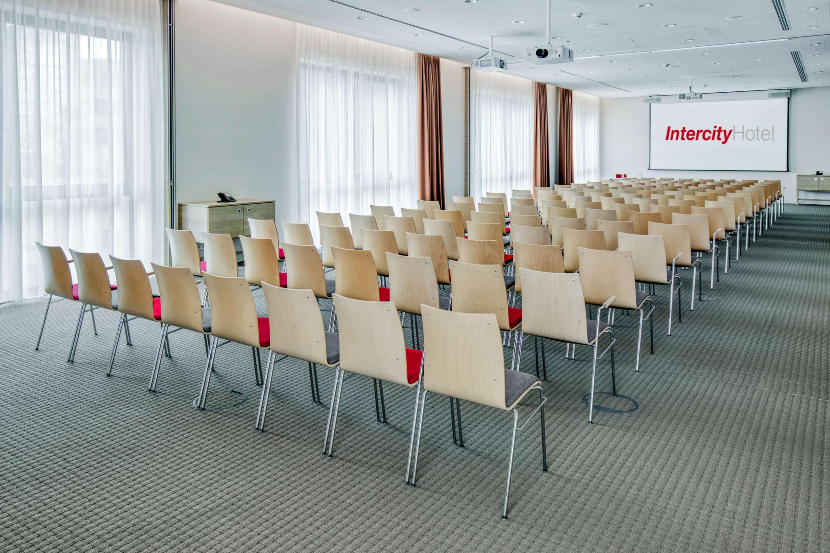 Hotel Intercityhotel Hauptbahnhof-ost 4*