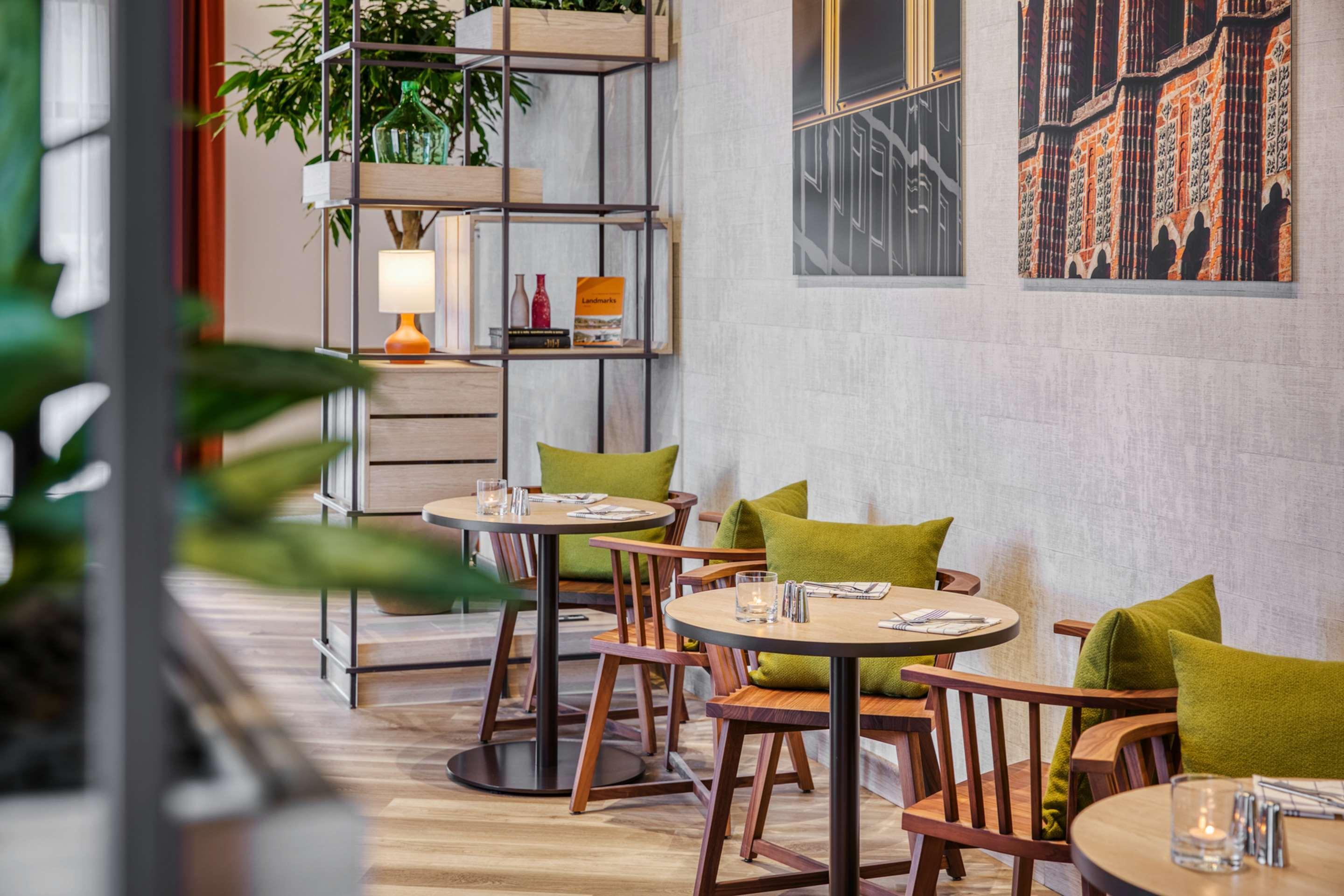 Hotel Intercityhotel Hauptbahnhof-ost 4*