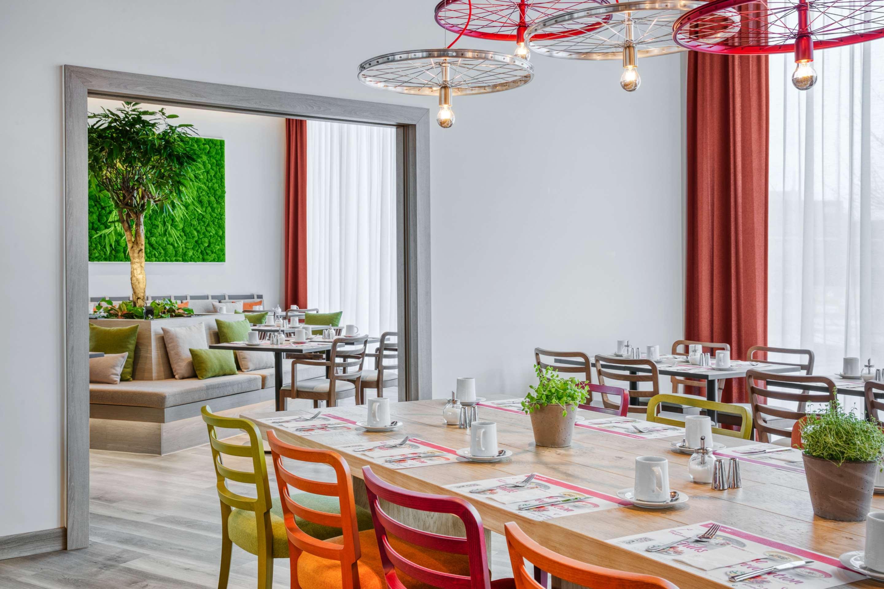 Hotel Intercityhotel Hauptbahnhof-ost 4*